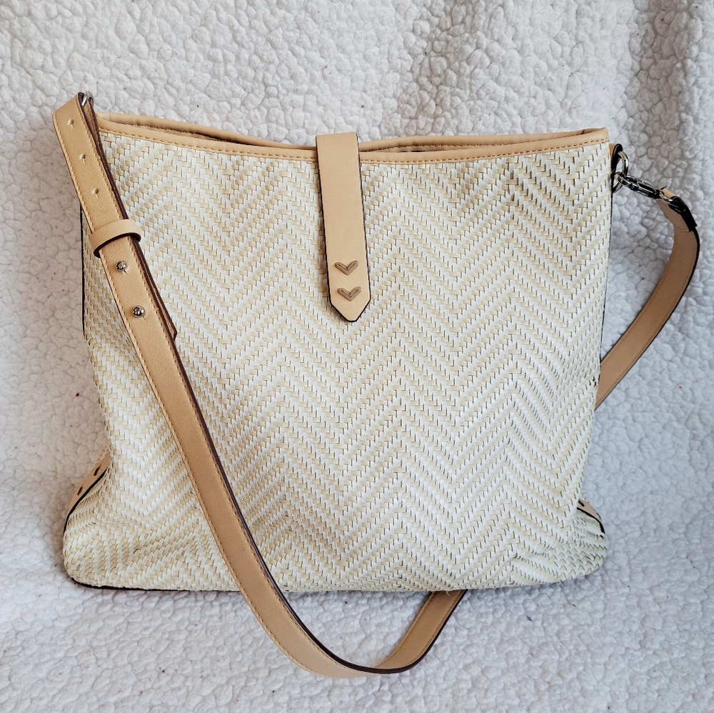 Women's Stella and Dot Cream Messenger/ Shoulder Bag